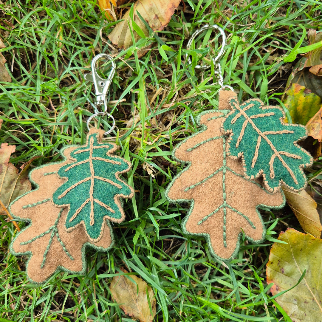 Oak lead bag charm or keychain - I AM AN AUTUMN COLLECTION 🍂